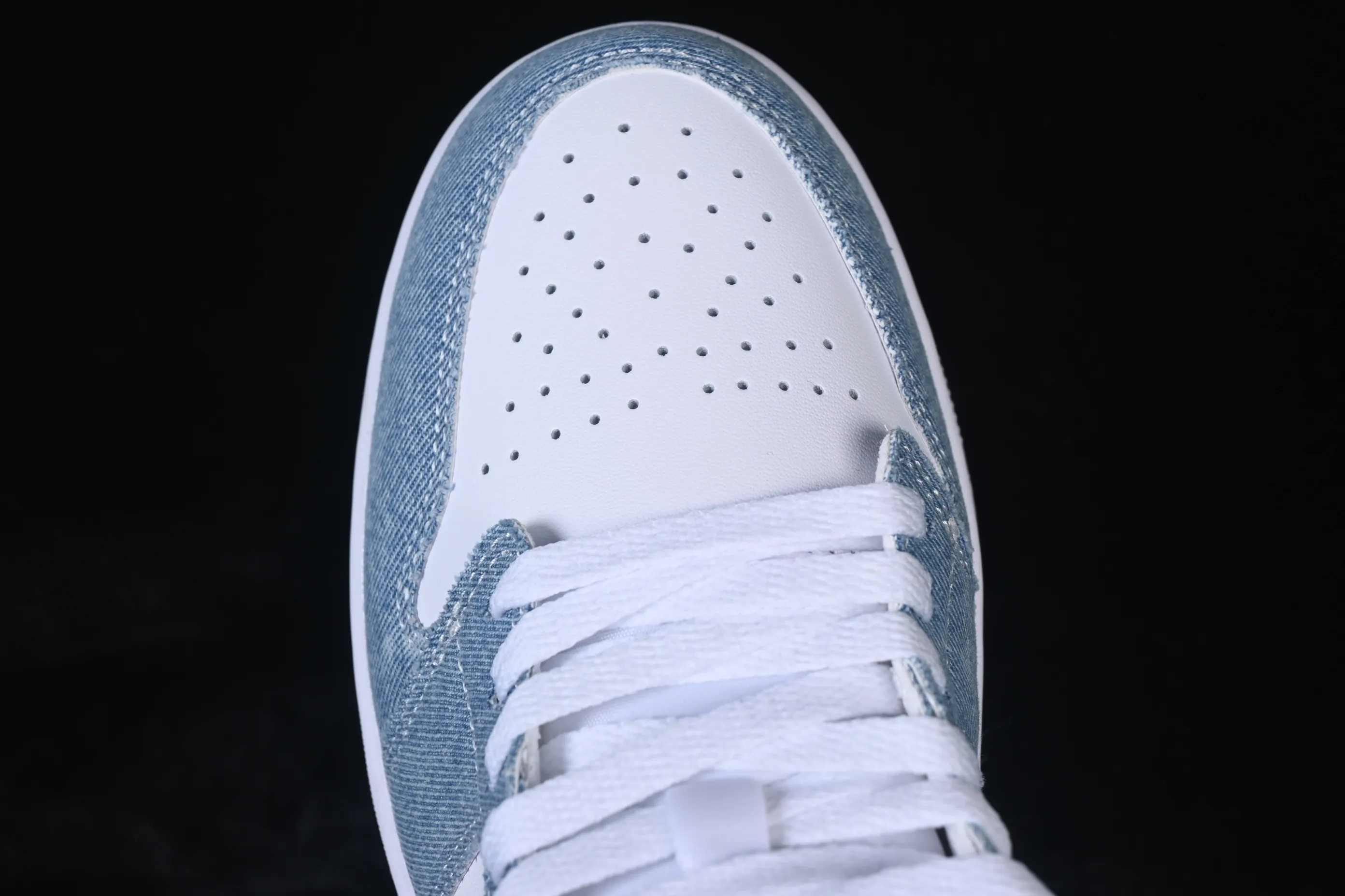 All categories Air Jordan Jordan series basketball shoes Air Jordan 1 Low Air Jordan 1 Low AJ1 Joe 1 white and blue denim pink diamond hook low-top casual sneakers HQ2001-400
